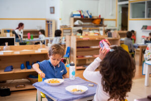 eating at montessori school - ZGZ Schoolhouse
