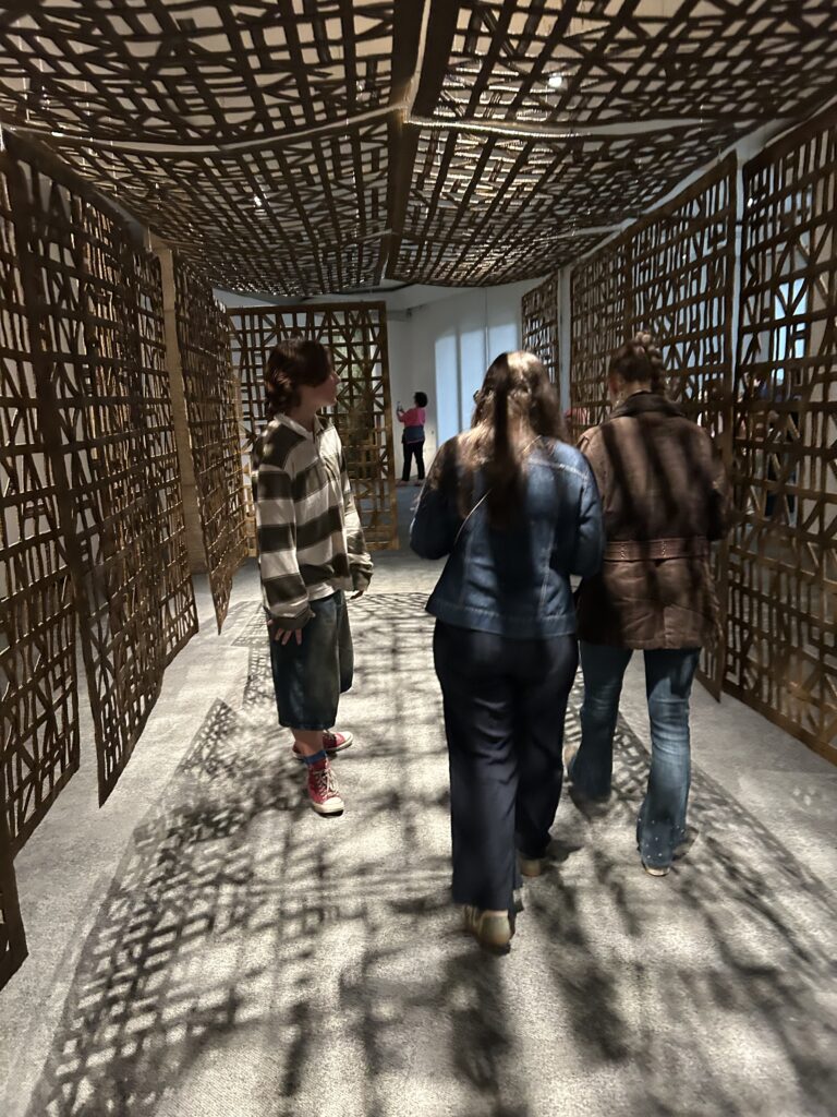 Small School - International Impact 7 ZSHAbroad Visita Exposicion